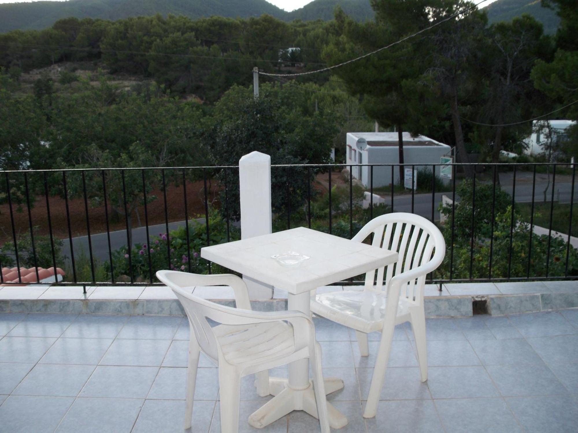 Pension Las Tres Golondrinas Es Figueral Экстерьер фото